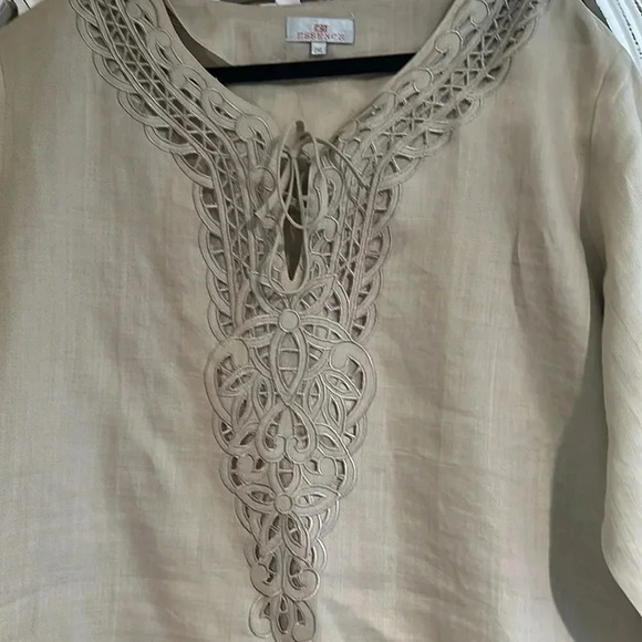 ESSENCE  Embroidered two piece set - Picture 4 of 8